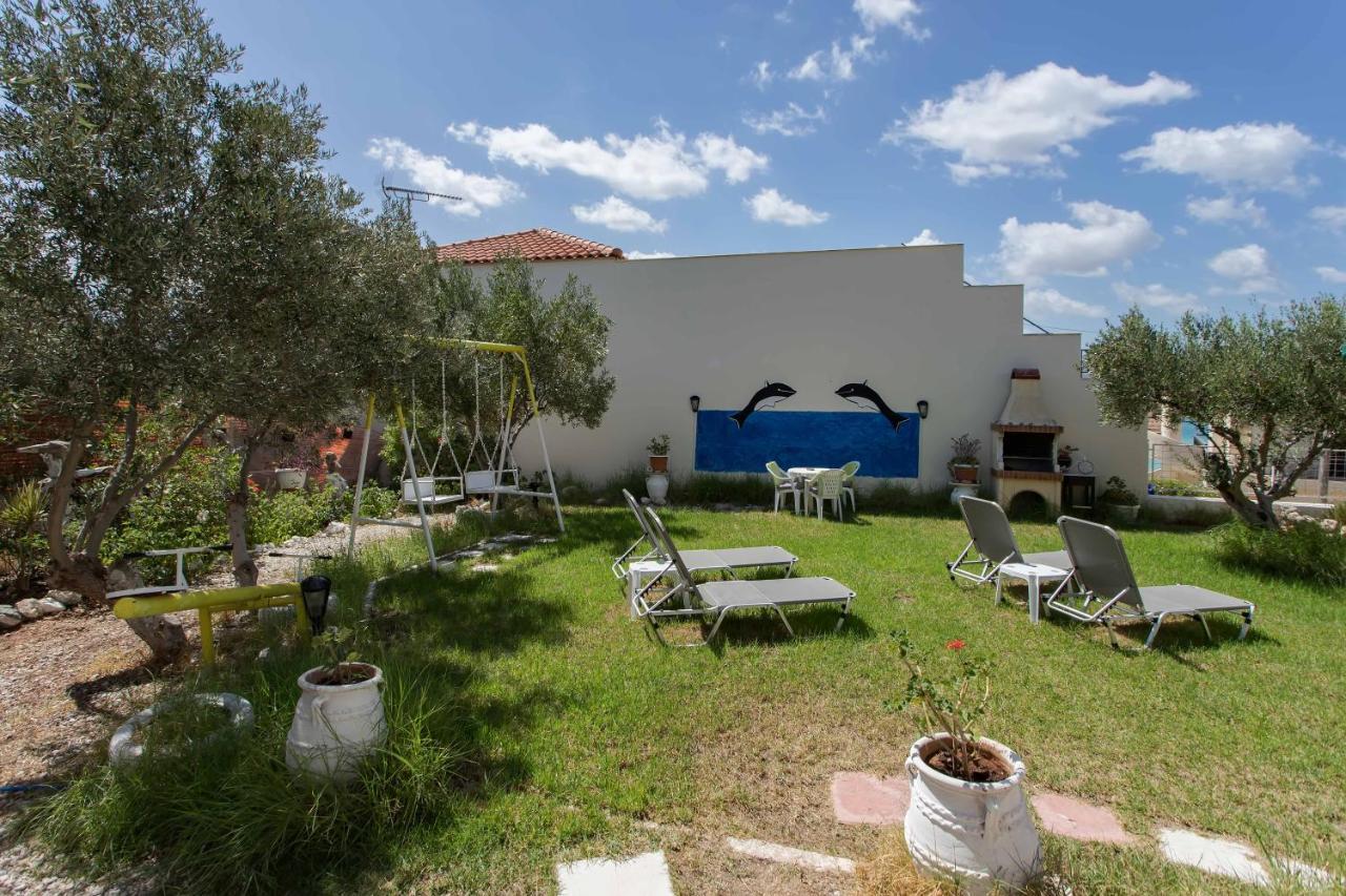 Manos Apartments Almirida المظهر الخارجي الصورة