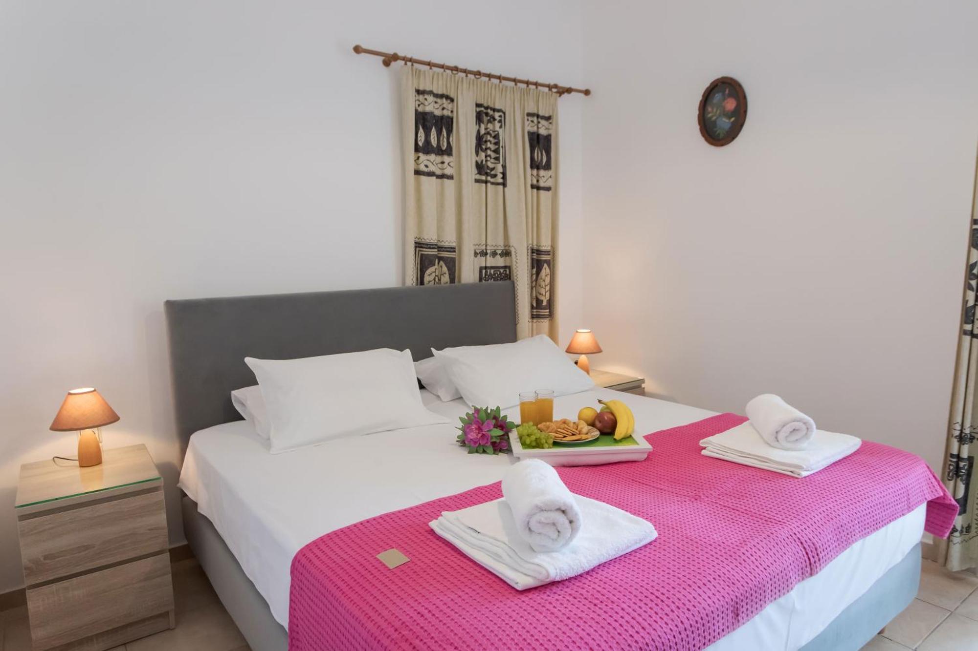 Manos Apartments Almirida الغرفة الصورة